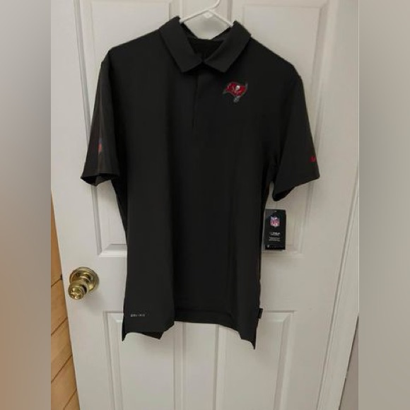 2, NFL Nike Tampa Bay Buccaneers Polo Shirts Size Medium NWT - Picture 3 of 10